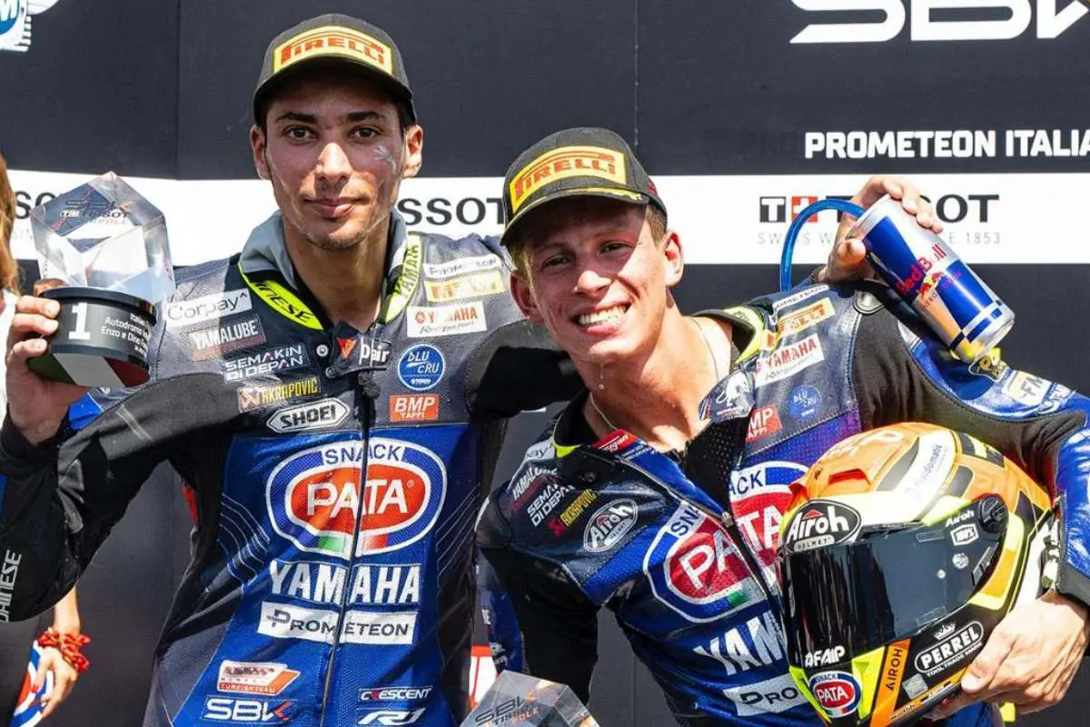 Superbike, Andrea Locatelli fait l’éloge de Razgatlioglu : “C’est le vrai champion”