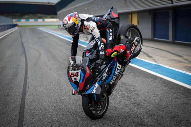 Superbike, Razgatlioglu-BMW: è già amore dopo i test