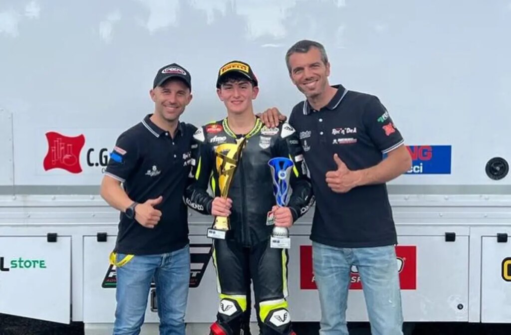 Alessandro Di Persio, champion de la Yamaha R3 Cup « Roccoli et De Angelis m’ont fait grandir » di-persio-r3-cup-campione-2023