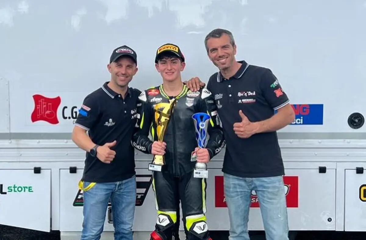 Alessandro Di Persio, champion de la Yamaha R3 Cup « Roccoli et De Angelis m’ont fait grandir »