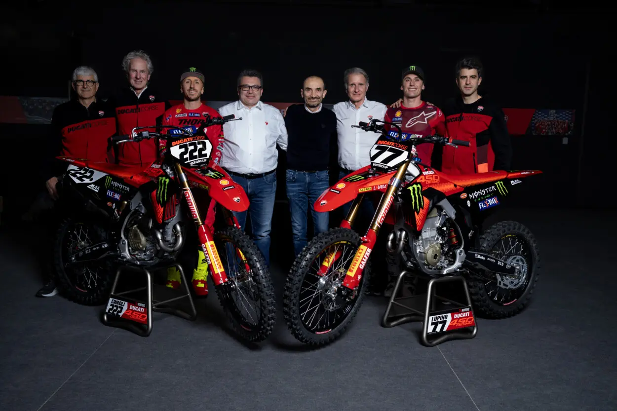 Ducati commence le défi du motocross, voici la nouvelle Desmo450 MX