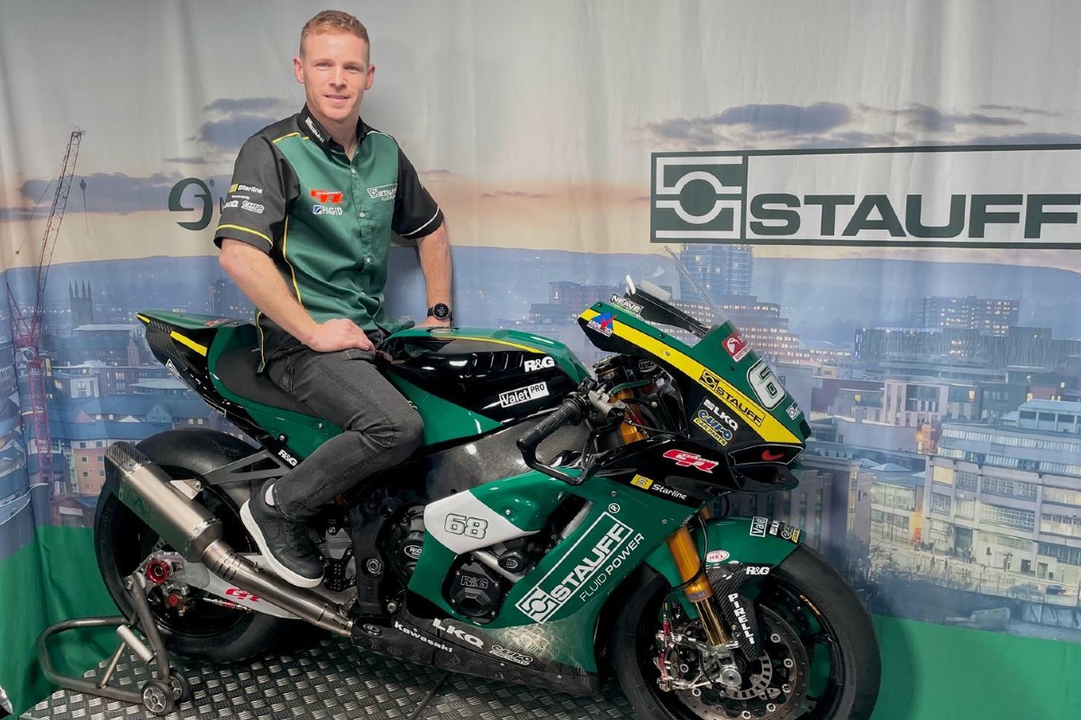 Tom Neave partage avec GR MotoSport Kawasaki dans le British Superbike