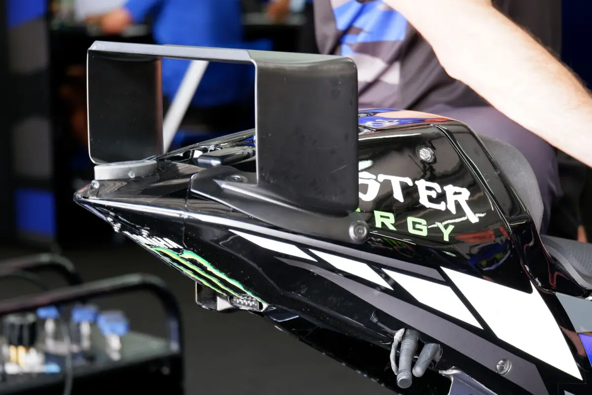 yamaha-rearwing1-day1-sepang-motogp