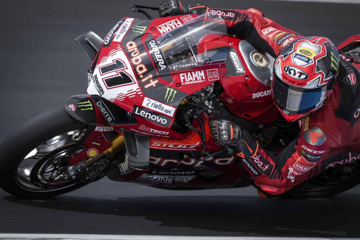 Superbike, Bulega confiant : “J’aurais été sur le podium avec une longue Course 2”