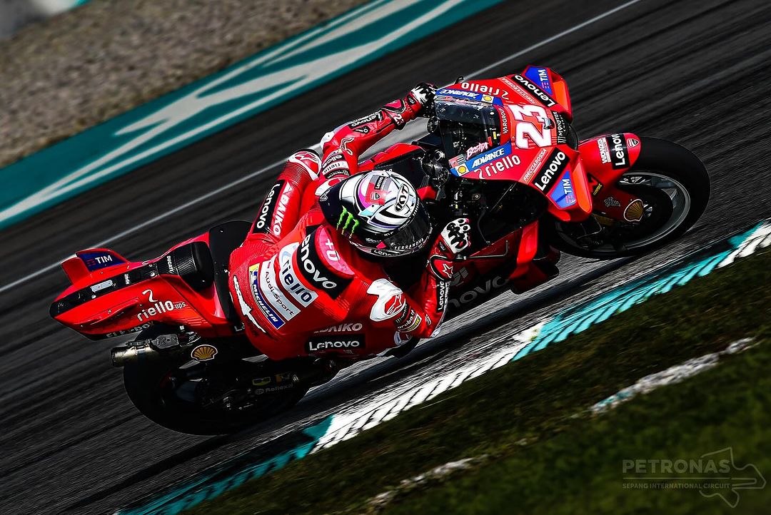 Test MotoGP Sepang, jour 2 : Bastianini s’envole, crash pour Acosta