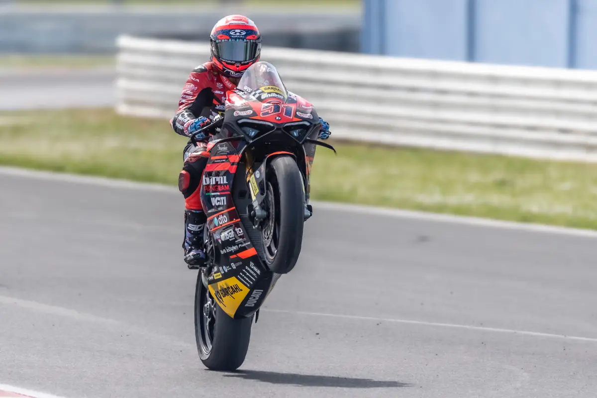 CIV SBK Course 2 : Michele Pirro imbattable, doublé à Misano