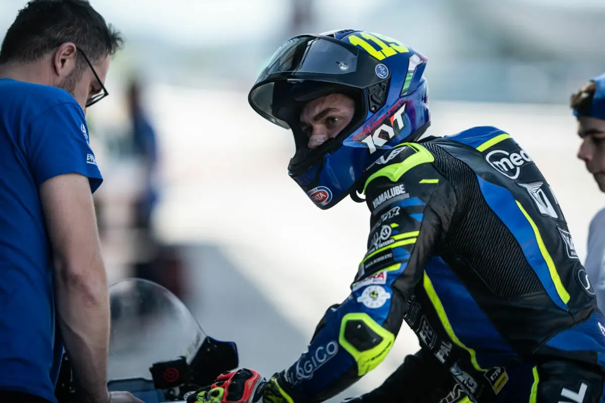 CIV Supersport : Giacomo Mora, fracture d’une vertèbre après l’accident à l’échauffement