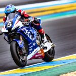 Inizia con un colpo di scena la 47^ edizione della 24h Motos Le Mans del Mondiale Endurance: F.C.C. TSR Honda con Josh Hook va giù dopo pochi minuti. Lotta aperta tra YART Yamaha e Yoshimura SERT Suzuki per il primato
