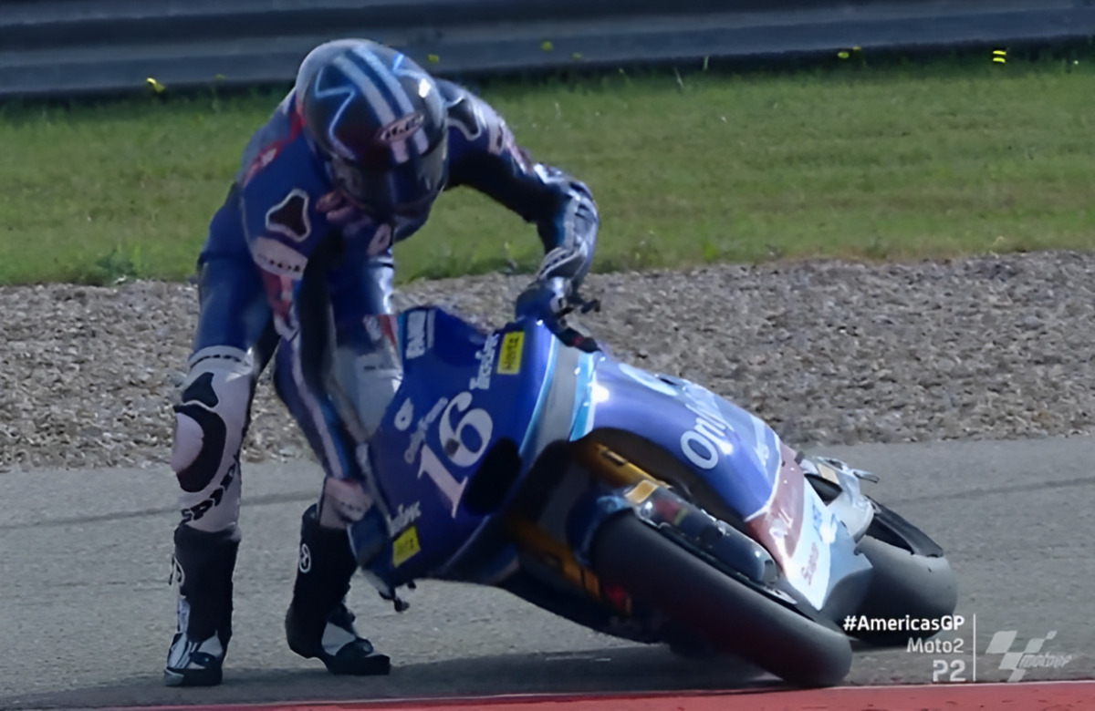 crash-roberts-p2-moto2-austin