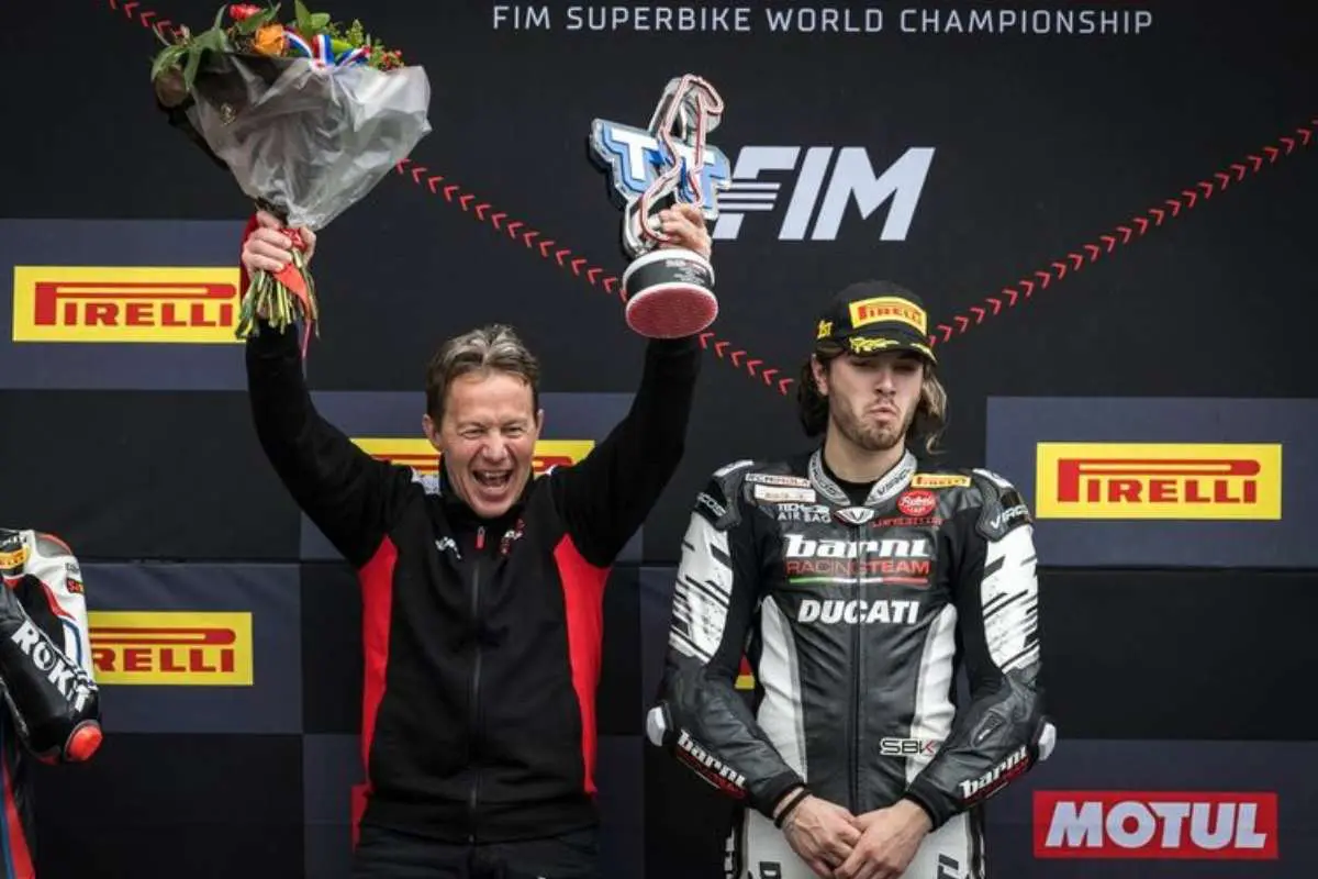 Superbike, Barnabò révèle : “Spinelli ne voulait pas mettre de pneus intermédiaires”