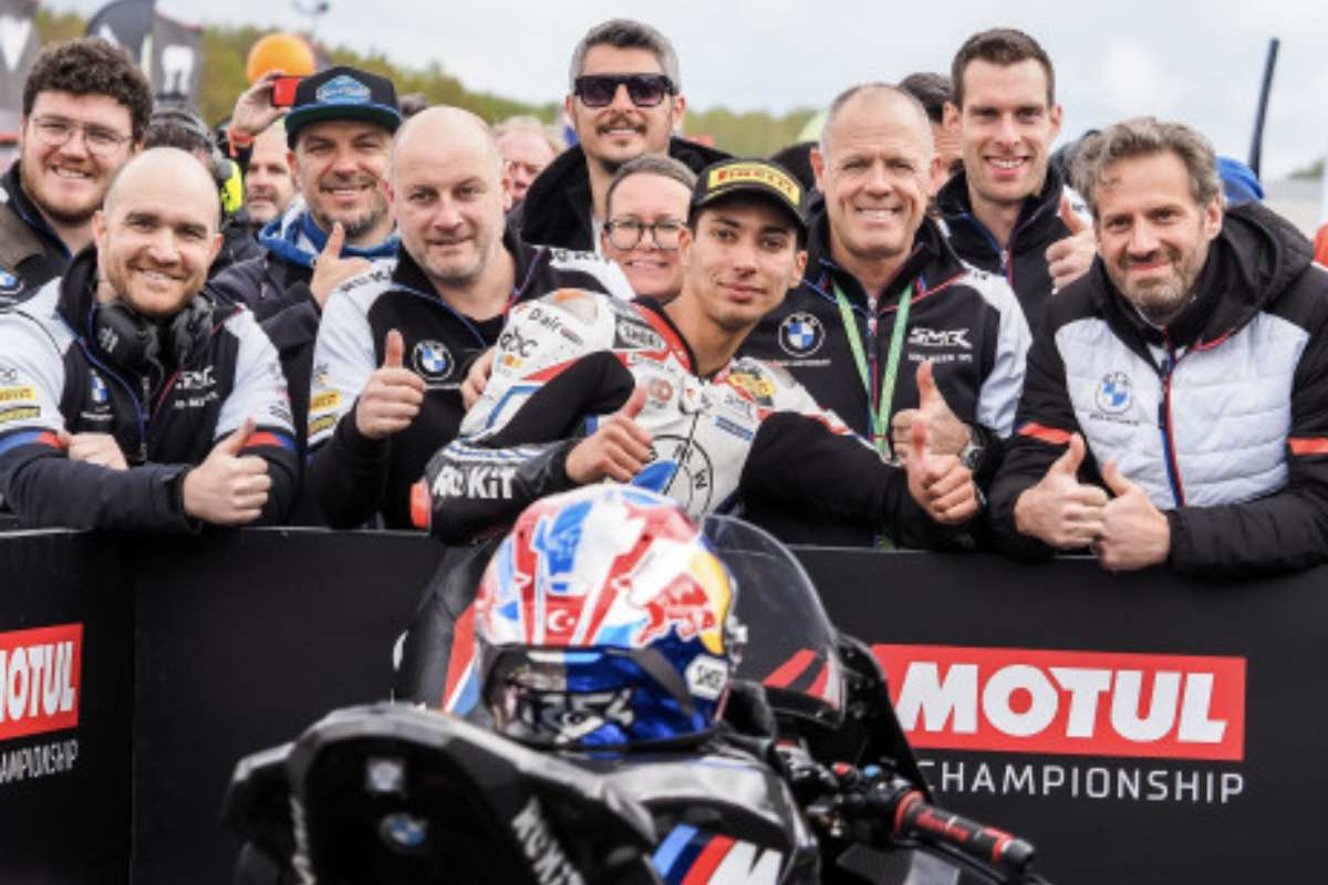 Superbike, Razgatlioglu : « J’ai raté un tour, mais le podium est parfait »