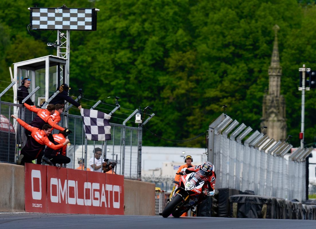 BSB : Doublé de Glenn Irwin à Oulton Park