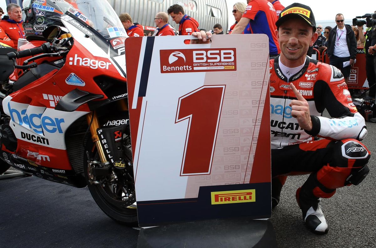 British Superbike Oulton Park : triplette de Glenn Irwin