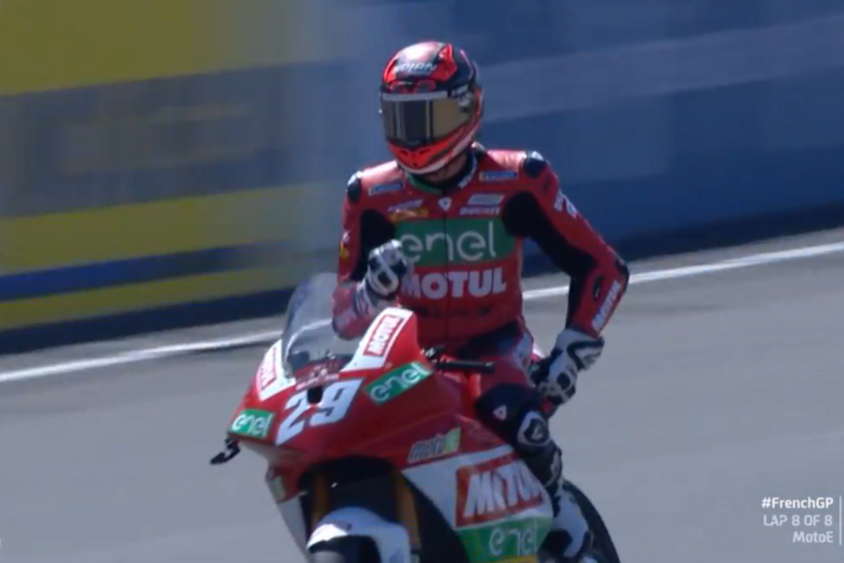 MotoE Le Mans : Spinelli triomphe en Course 1, podium 100% italien