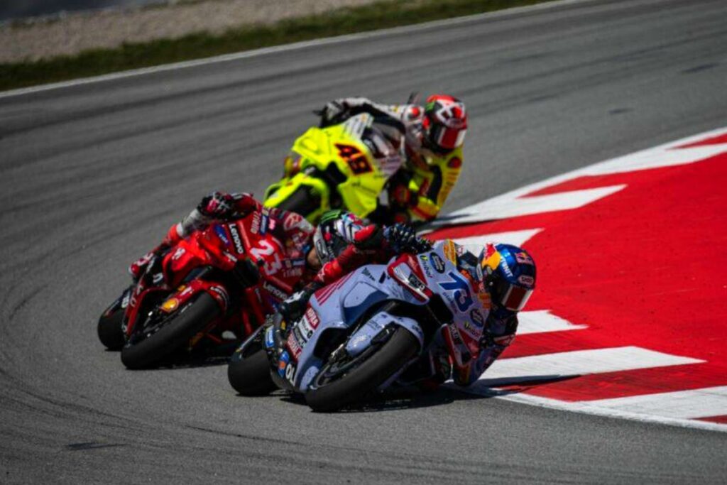 MotoGP, Alex Marquez pique Bastianini : “Incapable de faire un long tour” MotoGP Barcellona Alex Marquez Enea Bastianini