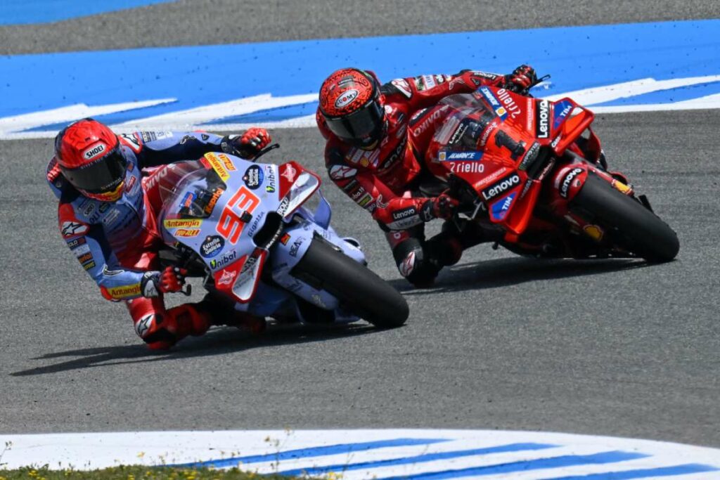 MotoGP, Marquez à deux pas de l’usine Ducati : Bagnaia ouvre les portes MotoGP, Marc Marquez e Pecco Bagnaia