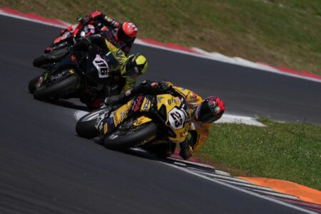 Seconda vittoria stagionale di Luca Salvadori nel National Trophy 1000 che a Vallelunga la spunta di misura su Gabriele Ruiu e Alessandro Andreozzi