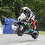Folle gara Superbike del TT 2024: sfortuna Dunlop, vince Hickman