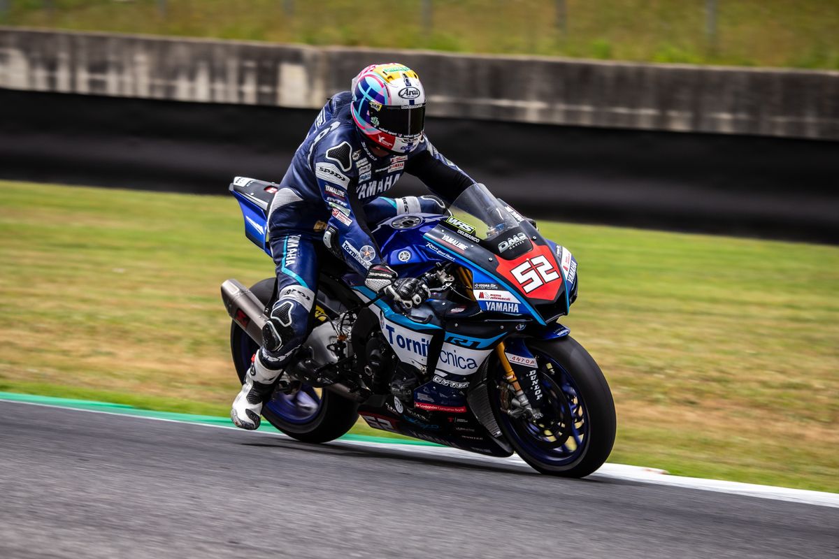 Michele Pirro KO, Alessandro Delbianco gagne et rouvre le CIV Superbike