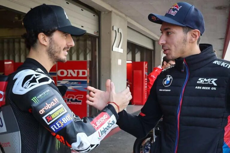 Superbike Razgatlioglu Bagnaia