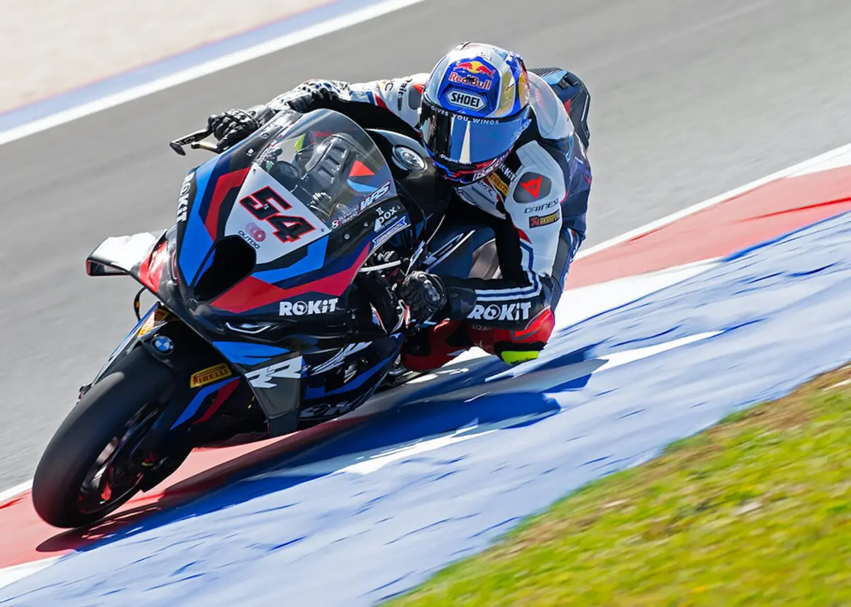 Superbike Misano : Toprak mise sur trois, il vole aussi au warm-up