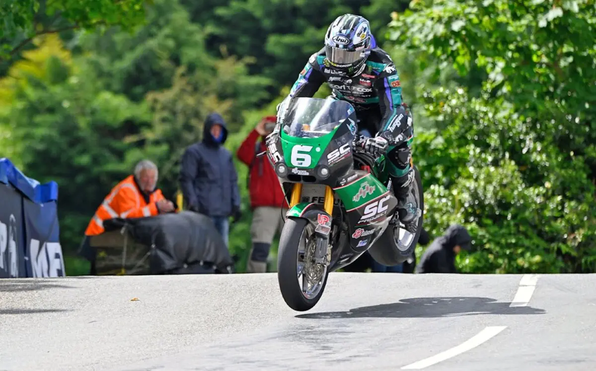 TT 2024 : Dunlop prend également le Supertwin 2, arrêté suite à un accident