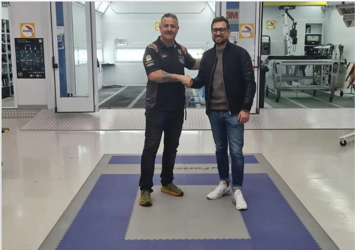 Un cours pour les professionnels du graphisme et de la peinture sur pièces de course est né