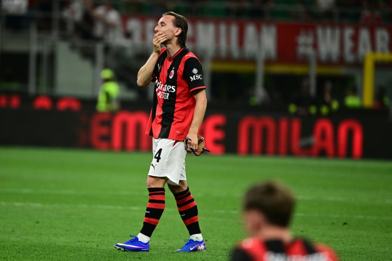 Italie: les adieux de Conte, l'implosion du Milan, Côme en Ligue des champions