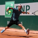 Roland-Garros: break d'avance gâché dans la dernière manche, deux smashs ratés... Une élimination cruelle dès le premier tour pour Térence Atmane