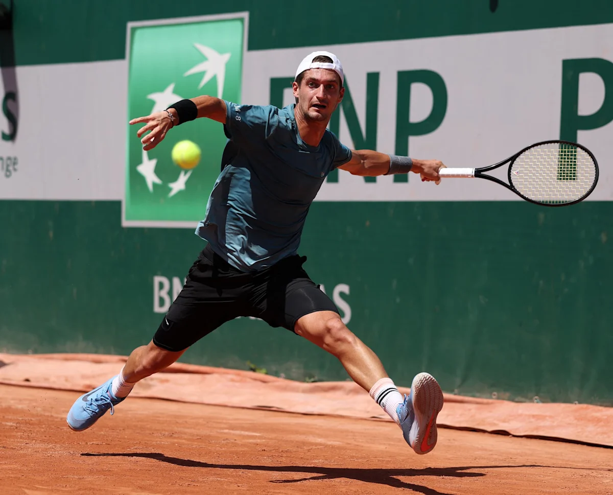 Roland-Garros: break d'avance gâché dans la dernière manche, deux smashs ratés... Une élimination cruelle dès le premier tour pour Térence Atmane