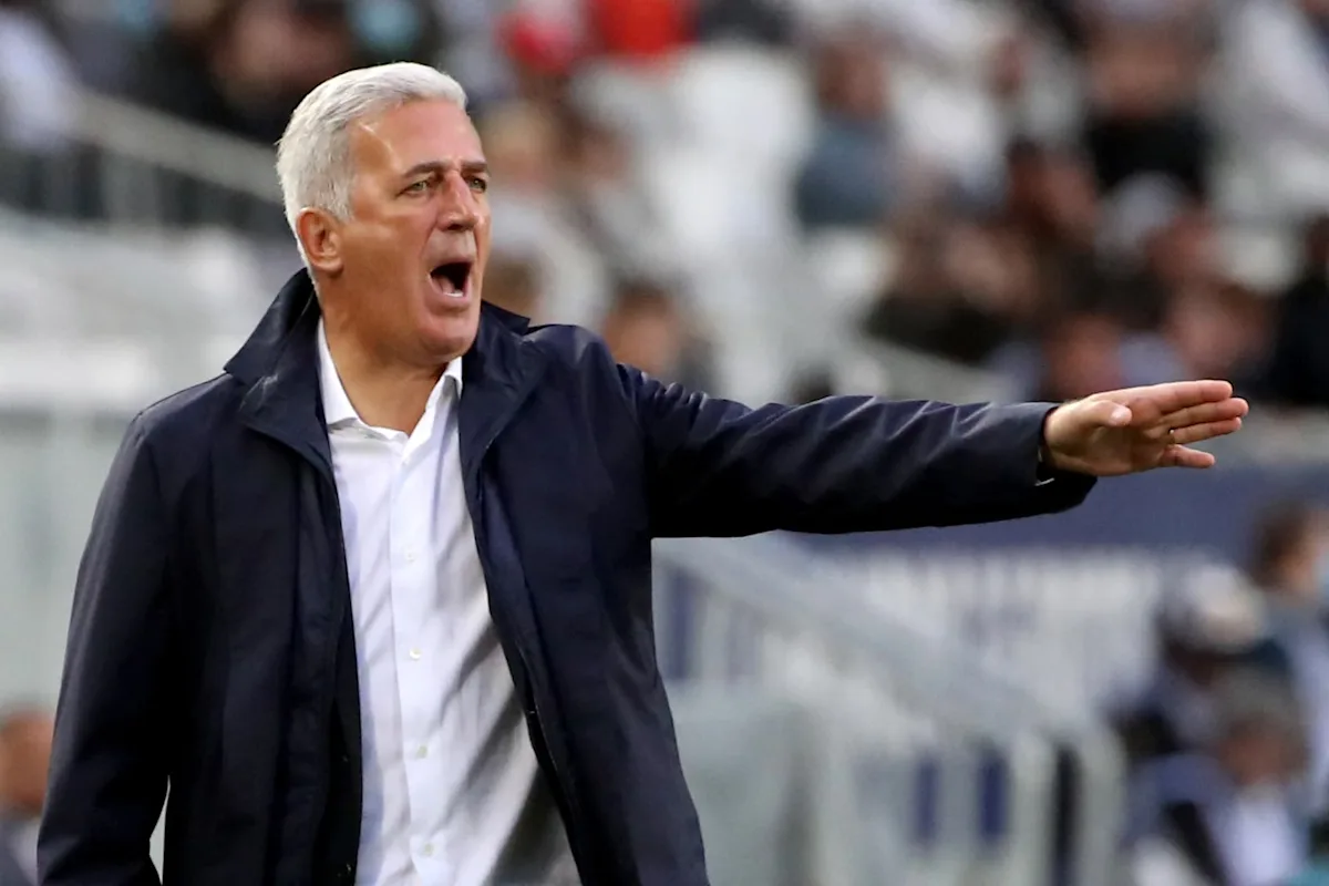 Coupe du monde 2026: les supporters algériens plantent la tente pour surveiller l'arrivée des joueurs à l'aéroport pour deviner la liste de Petkovic