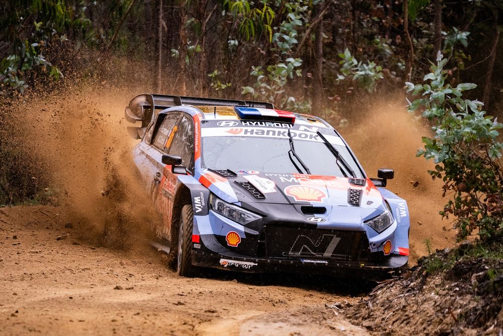 Adrien Fourmaux après la quatrième place au Rallye du Portugal