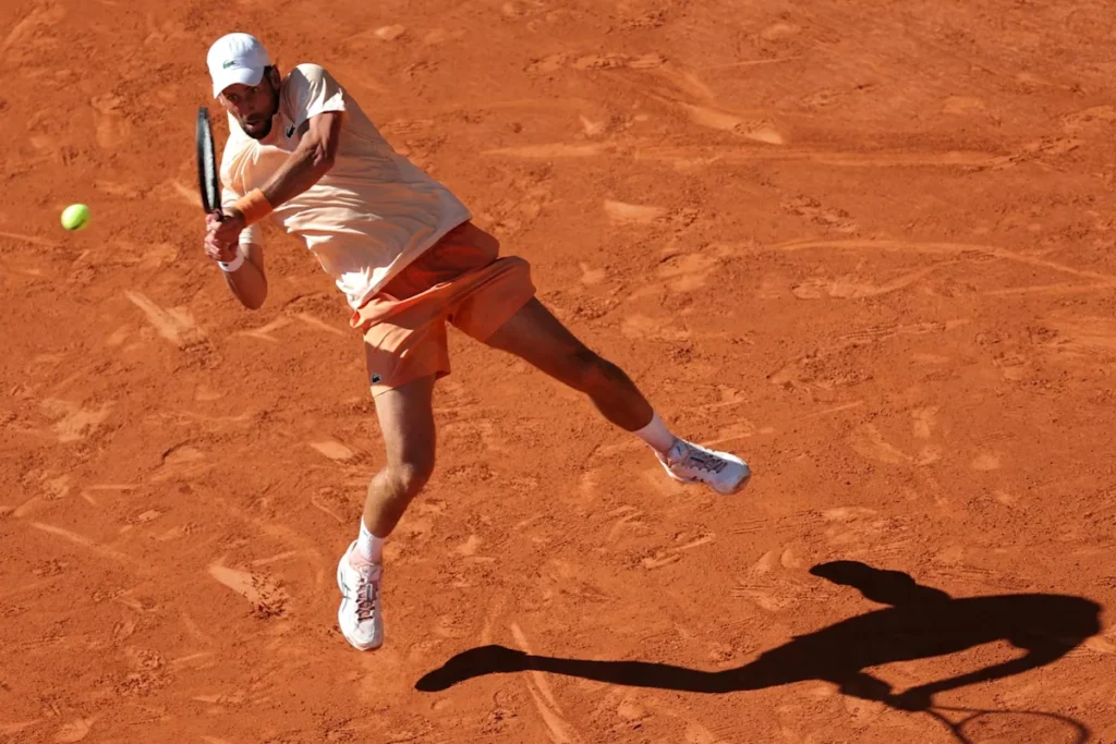 À Roland-Garros, la chaleur caniculaire n’affecte pas que le corps des joueurs, mais aussi leur jeu