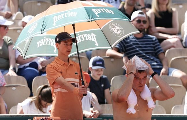 Roland-Garros 2026 : Jakub Mensik s’écroule après sa victoire en 4h40 sous le cagnard et ne peut pas se relever