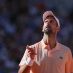 Roland-Garros : Novak Djokovic évite le coup de chaud