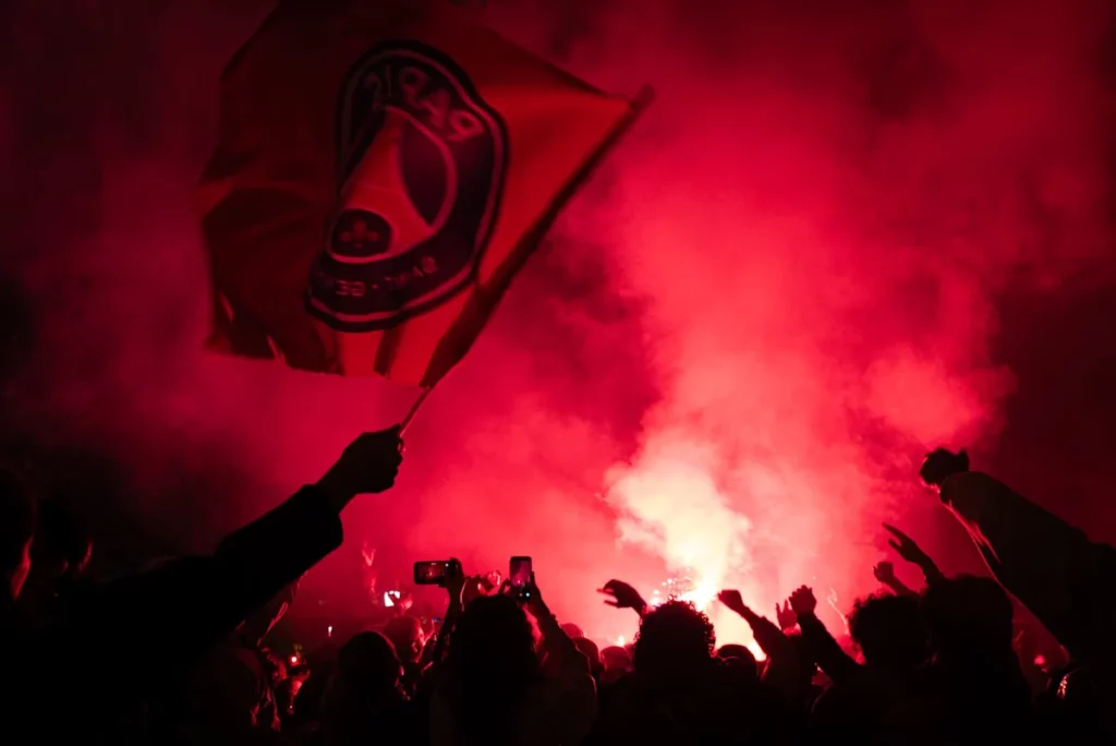 PSG-Arsenal: entre la finale de Ligue des champions et Aya Nakamura, ces supporters ont fait leur choix