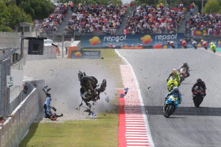 Marc Márquez "glacé" par la chute d'Álex : "Le monde de la moto a été très chanceux"