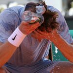 Roland-Garros: abandonné par son corps, le grand favori Sinner éliminé dès le 2e tour