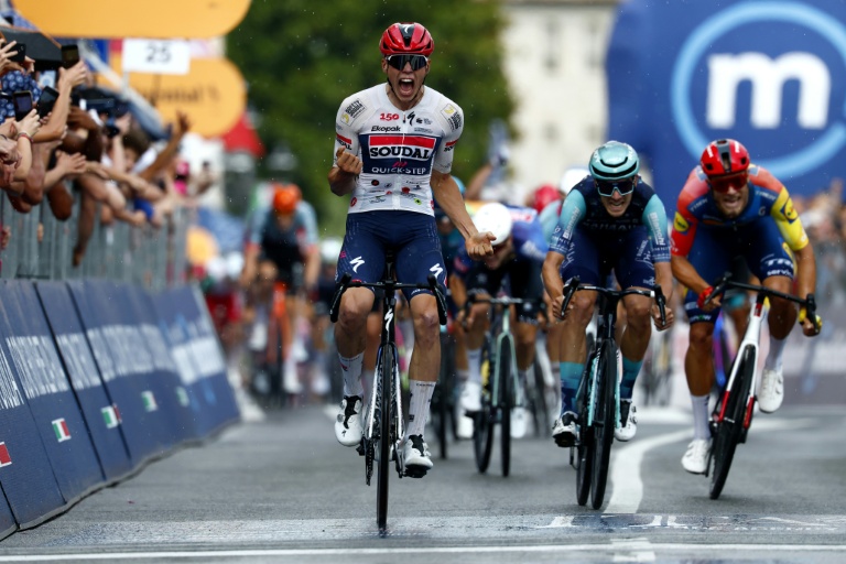 Tour d'Italie: le Français Paul Magnier voit triple