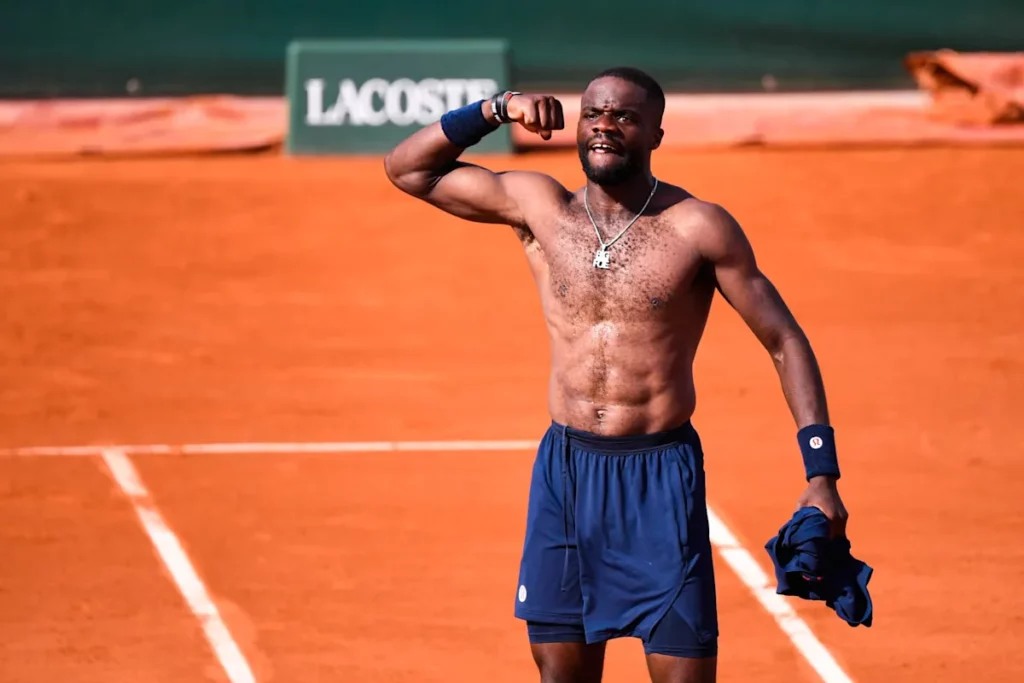 Roland-Garros: l'improbable appel à l'aide de Tiafoe après le vol de sa raquette par un spectateur