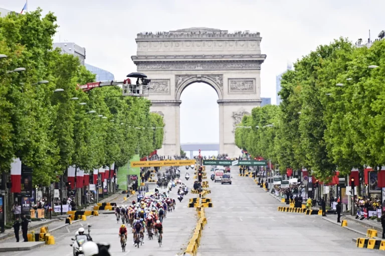 Un TGV de 509 places: la SNCF ramènera les coureurs à Paris à la fin du Tour de France 2026