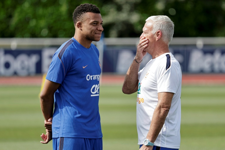 Equipe de France: Deschamps prône l'humilité à l'entame de la préparation au Mondial-2026
