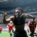 Barrages Ligue 1-Ligue 2: Nice et Wahi décrochent leur maintien en renversant Saint-Etienne