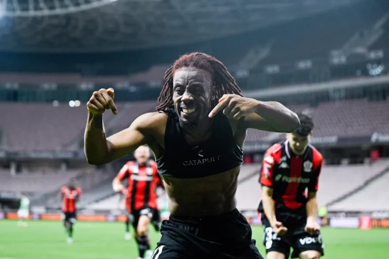 Barrages Ligue 1-Ligue 2: Nice et Wahi décrochent leur maintien en renversant Saint-Etienne