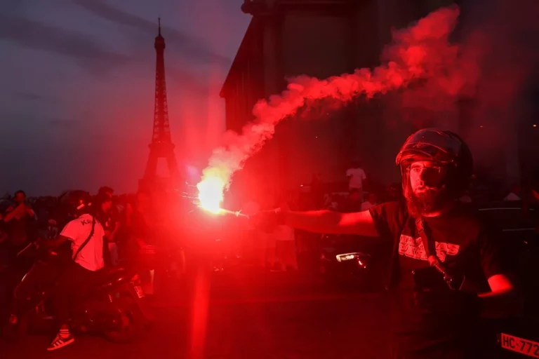 La police parisienne interpelle 45 personnes après la victoire en Ligue des Champions