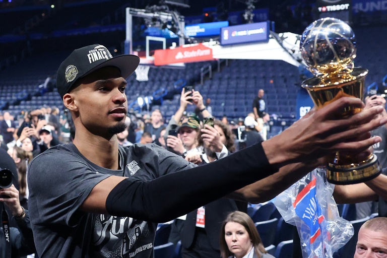 NBA: Wembanyama et les Spurs en finale face aux Knicks après un exploit en Oklahoma
