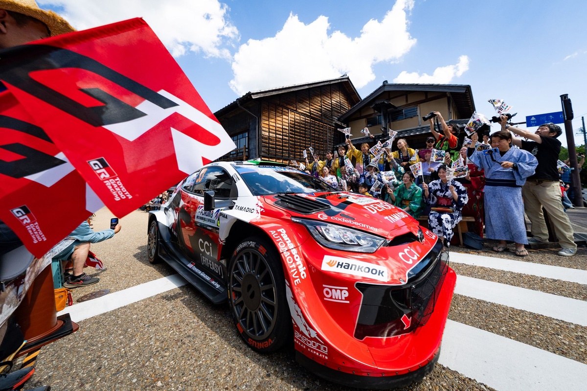 Evans, star du Rallye du Japon, anéanti par Toyota