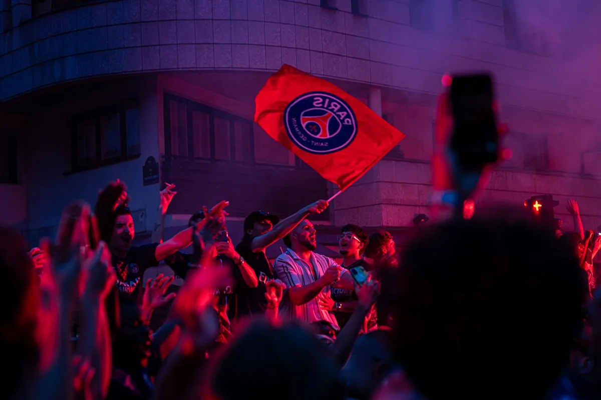 Le PSG remporte la Ligue des Champions : scènes de liesse à Paris, près de 300 interpellations après des débordements