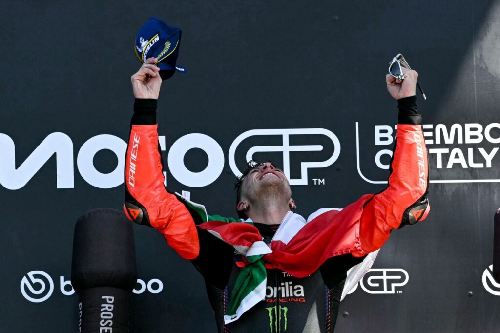 Bezzecchi se balade à domicile, Martín assure le doublé à Aprilia