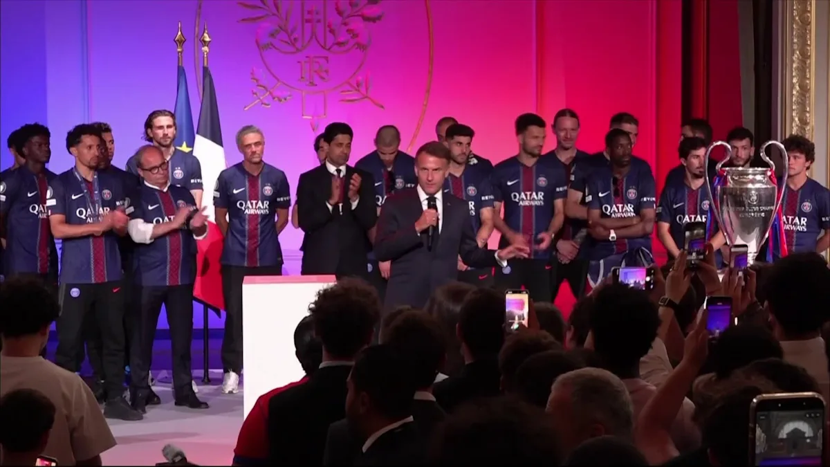 "On ne veut plus voir ça, ras-le-bol, terminé": Emmanuel Macron juge "inacceptables" les violences après le nouveau sacre du PSG en Ligue des champions